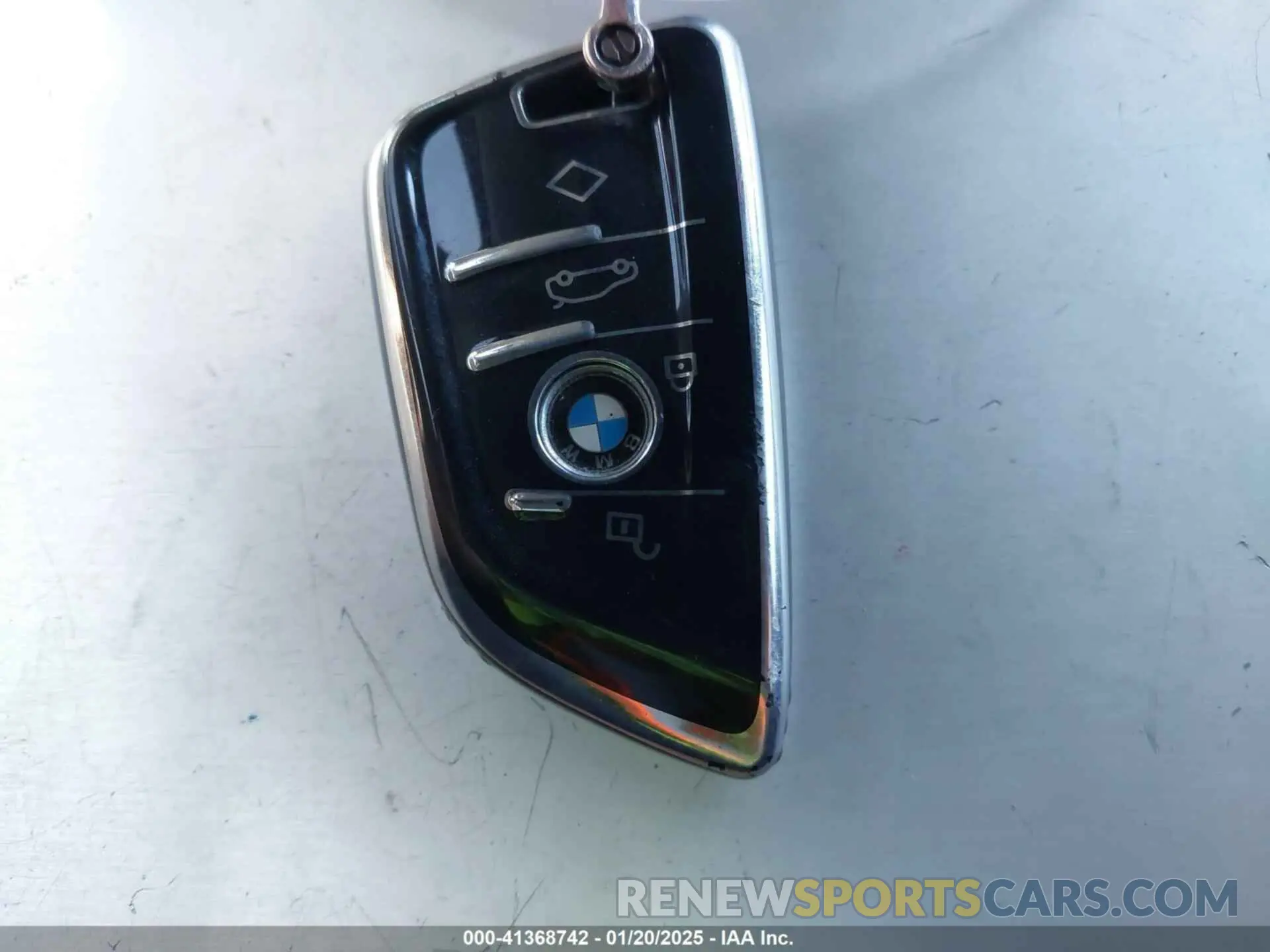11 Photograph of a damaged car 5UXCR6C56KLL39617 BMW X5 2019