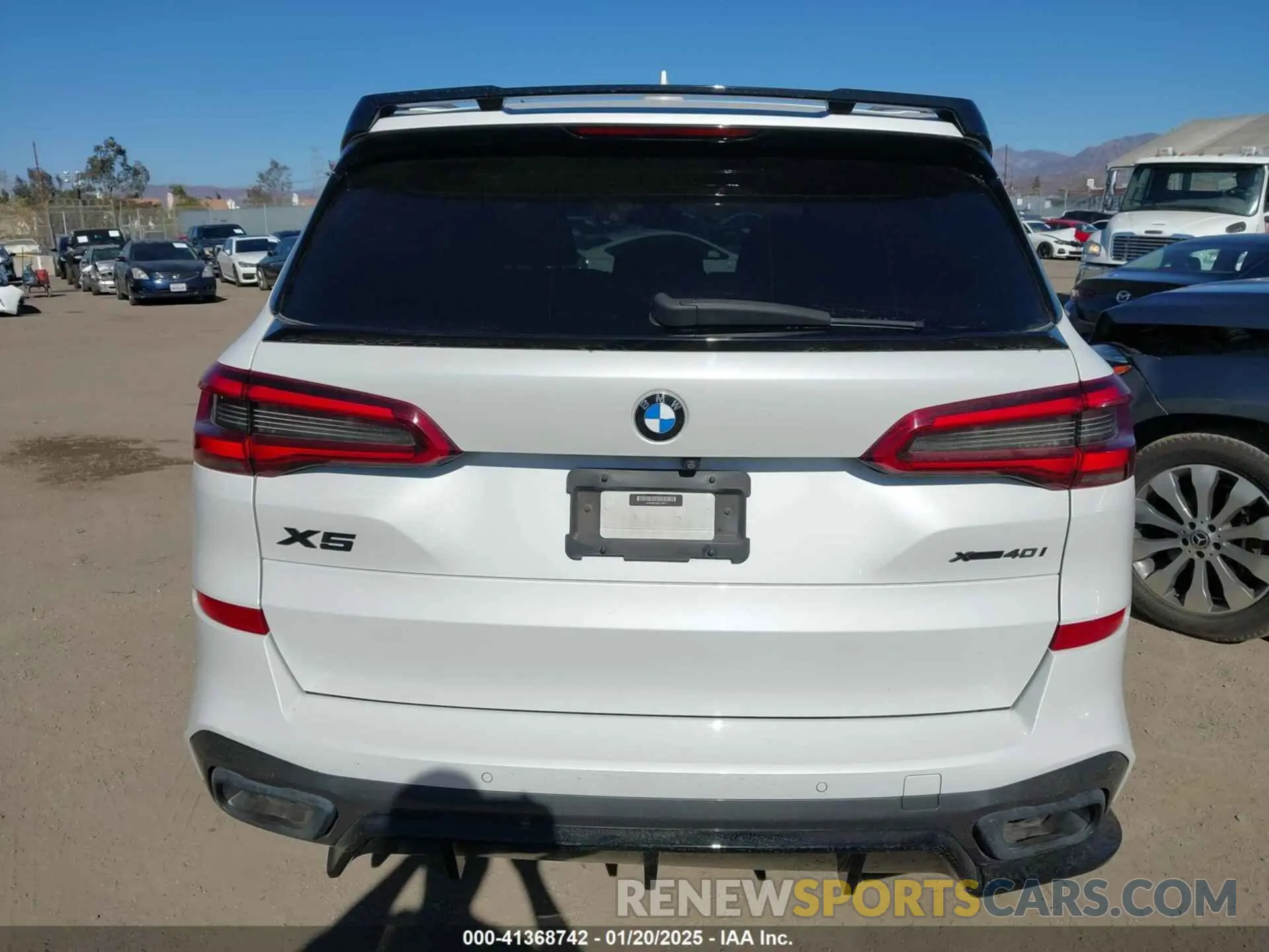 16 Photograph of a damaged car 5UXCR6C56KLL39617 BMW X5 2019
