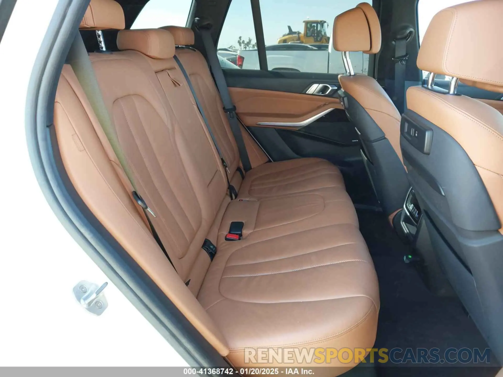 8 Photograph of a damaged car 5UXCR6C56KLL39617 BMW X5 2019