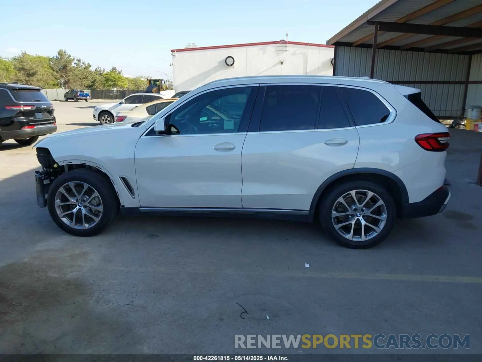15 Photograph of a damaged car 5UXCR6C56KLL40041 BMW X5 2019
