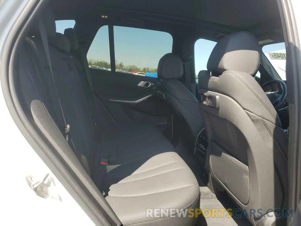 11 Photograph of a damaged car 5UXCR6C56KLL51539 BMW X5 2019