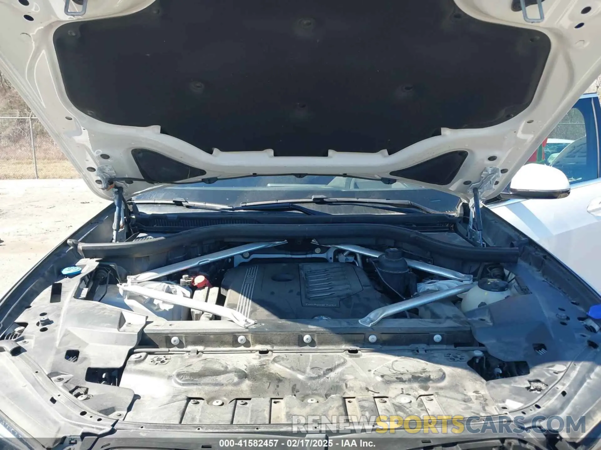 10 Photograph of a damaged car 5UXCR6C57KLK80268 BMW X5 2019