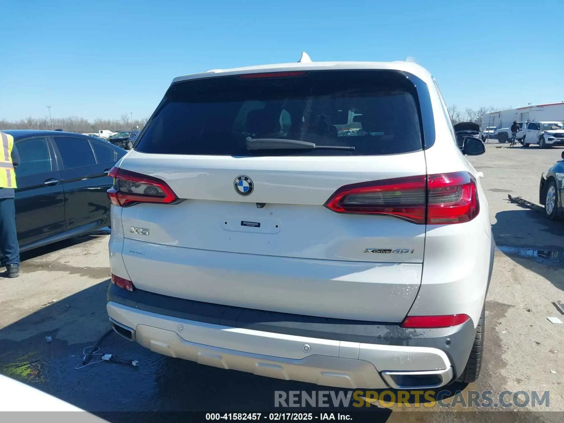 16 Photograph of a damaged car 5UXCR6C57KLK80268 BMW X5 2019