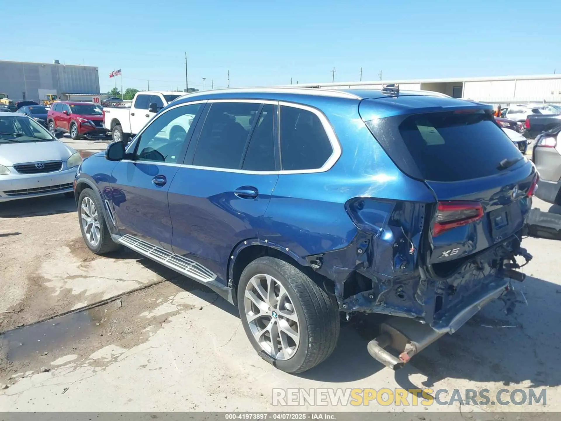3 Photograph of a damaged car 5UXCR6C57KLK85602 BMW X5 2019