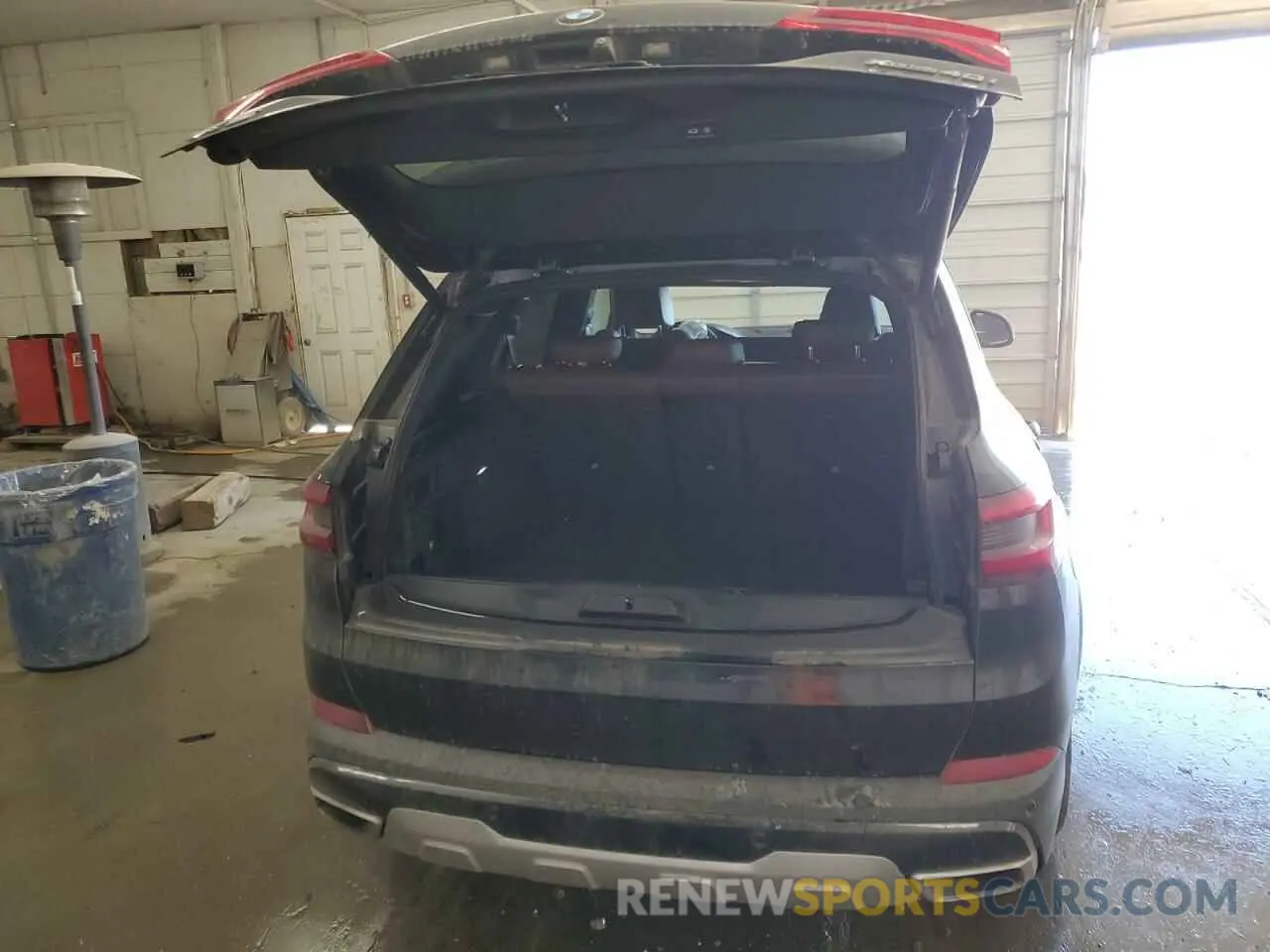 6 Photograph of a damaged car 5UXCR6C57KLK88824 BMW X5 2019