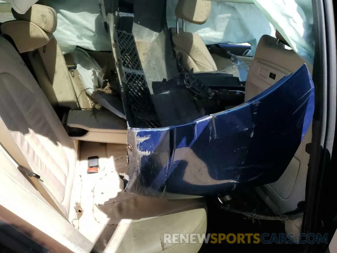 11 Photograph of a damaged car 5UXCR6C57KLL00647 BMW X5 2019