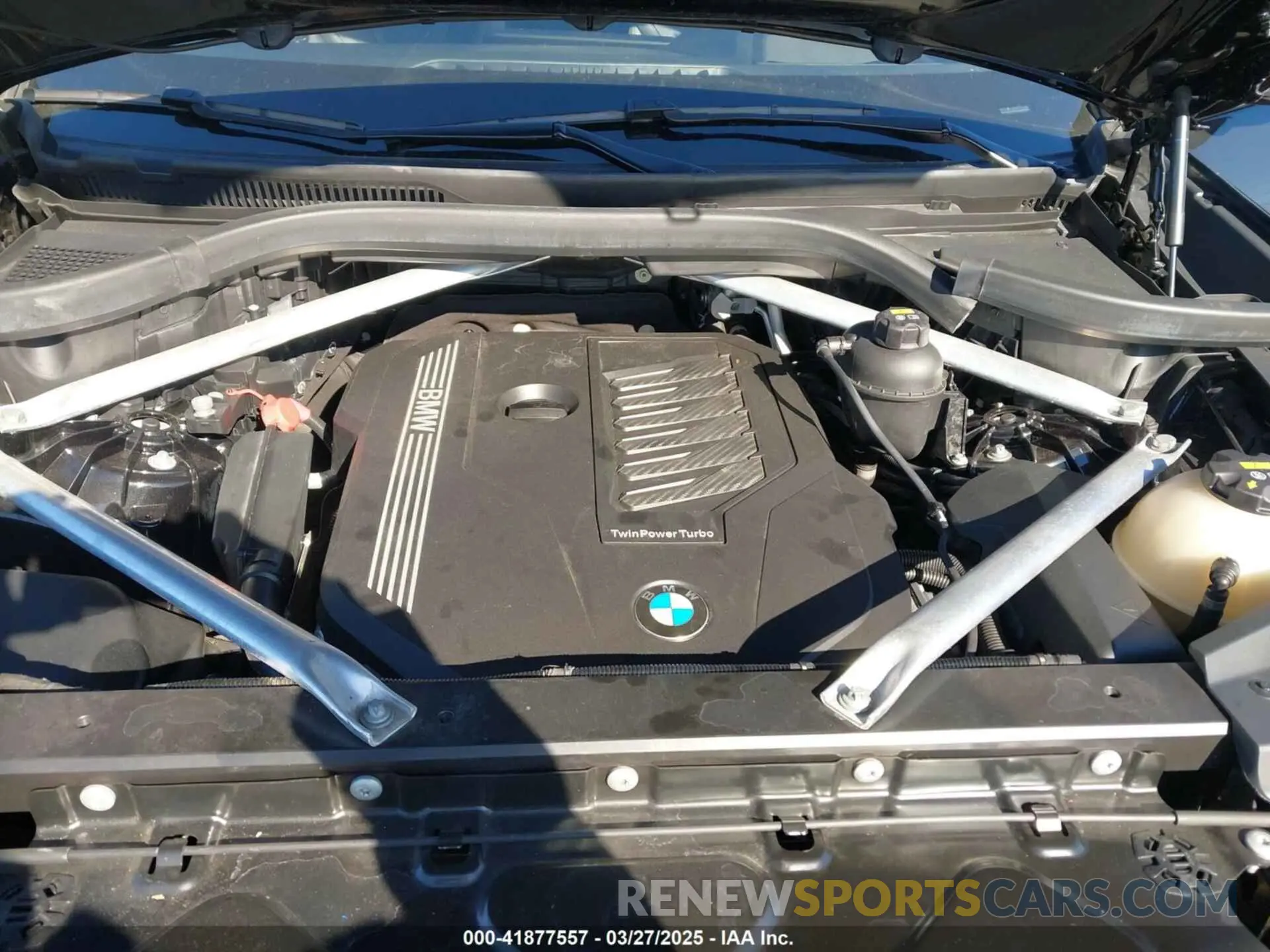 10 Photograph of a damaged car 5UXCR6C57KLL08098 BMW X5 2019