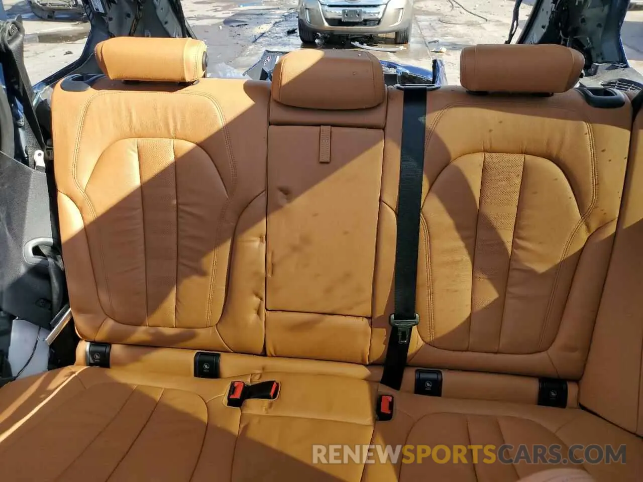 10 Photograph of a damaged car 5UXCR6C57KLL62193 BMW X5 2019