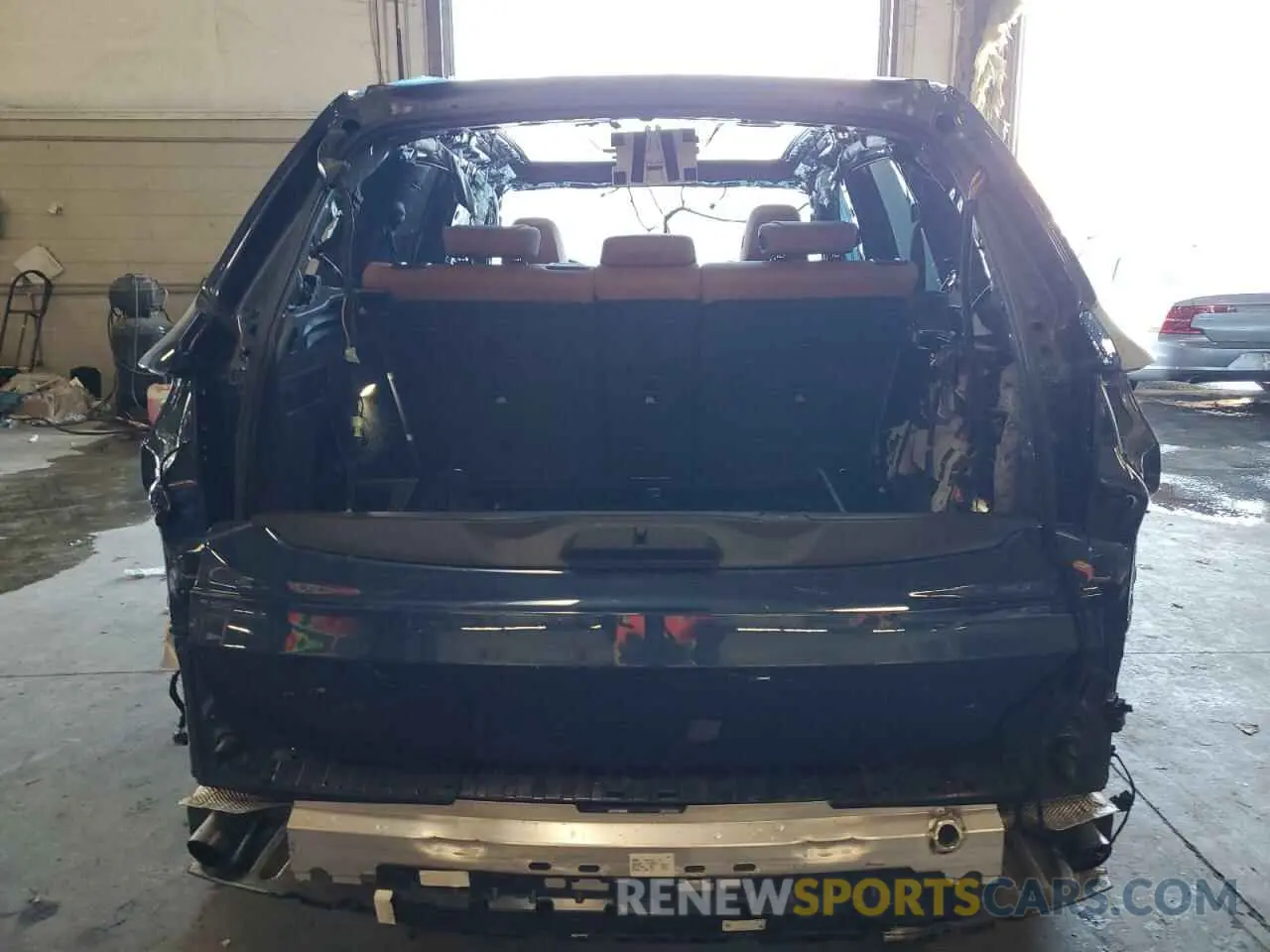 6 Photograph of a damaged car 5UXCR6C57KLL62193 BMW X5 2019