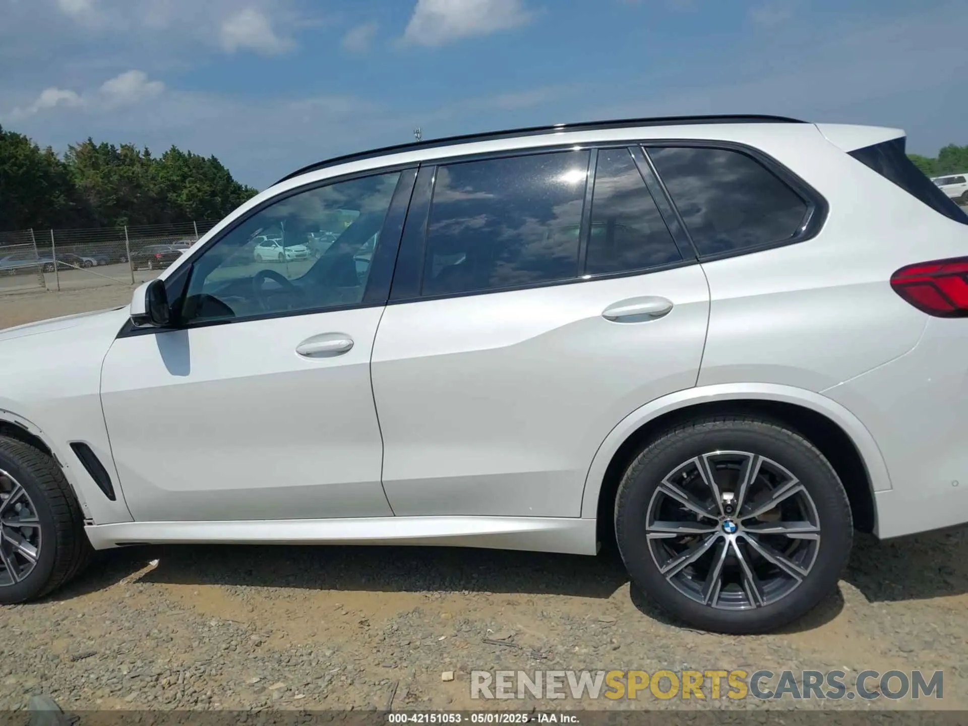14 Photograph of a damaged car 5UXCR6C58KLK85270 BMW X5 2019