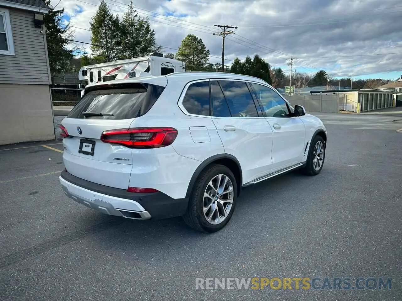 3 Photograph of a damaged car 5UXCR6C58KLK88282 BMW X5 2019