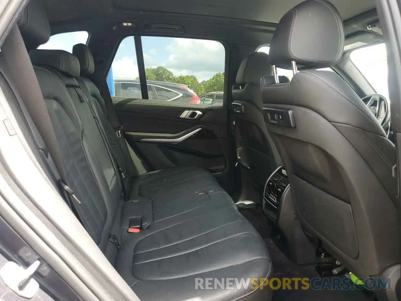 11 Photograph of a damaged car 5UXCR6C58KLL11785 BMW X5 2019