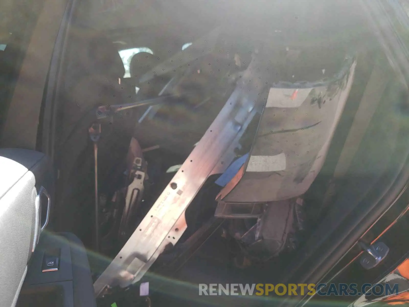 6 Photograph of a damaged car 5UXCR6C58KLL12001 BMW X5 2019
