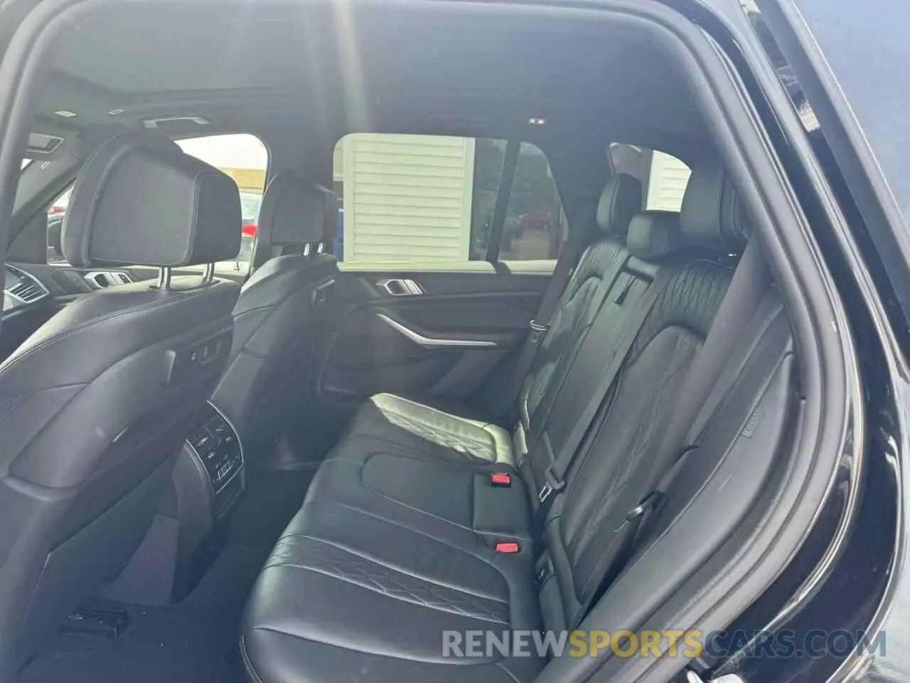 6 Photograph of a damaged car 5UXCR6C58KLL13486 BMW X5 2019