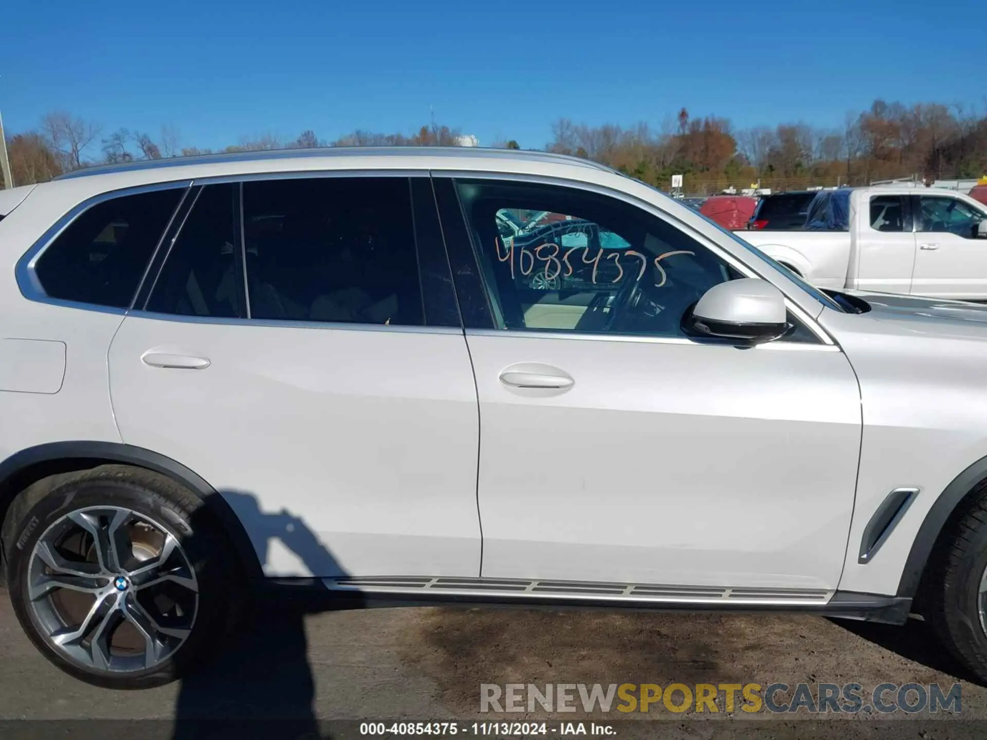 13 Photograph of a damaged car 5UXCR6C58KLL34905 BMW X5 2019