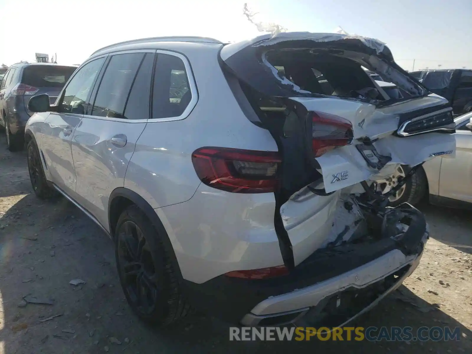 3 Photograph of a damaged car 5UXCR6C58KLL36315 BMW X5 2019