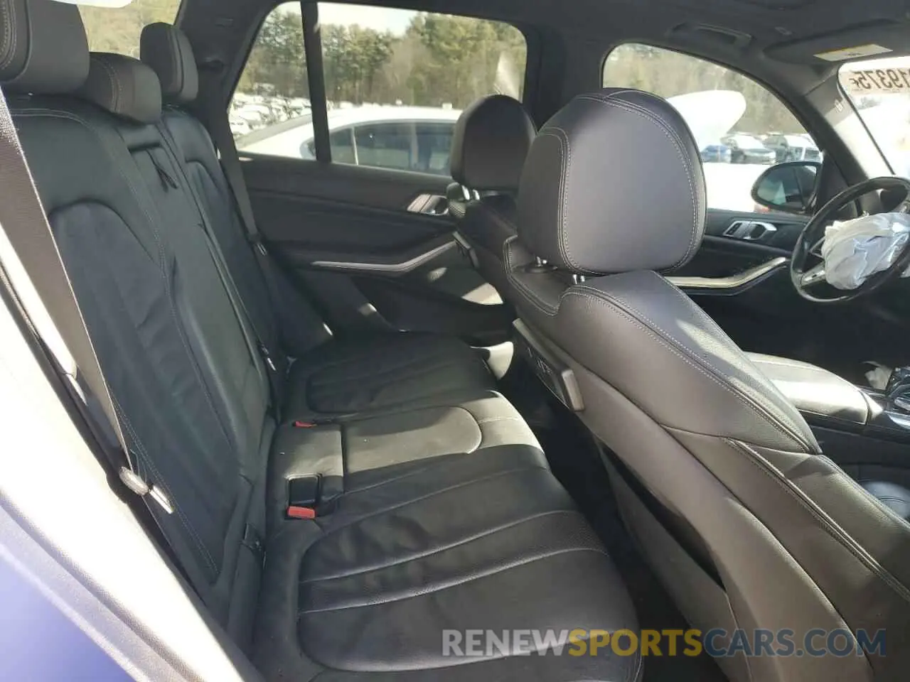 11 Photograph of a damaged car 5UXCR6C58KLL37660 BMW X5 2019