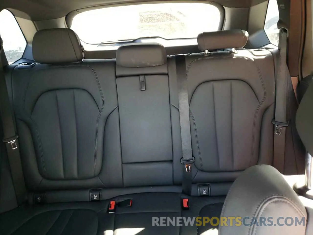 10 Photograph of a damaged car 5UXCR6C58KLL37920 BMW X5 2019