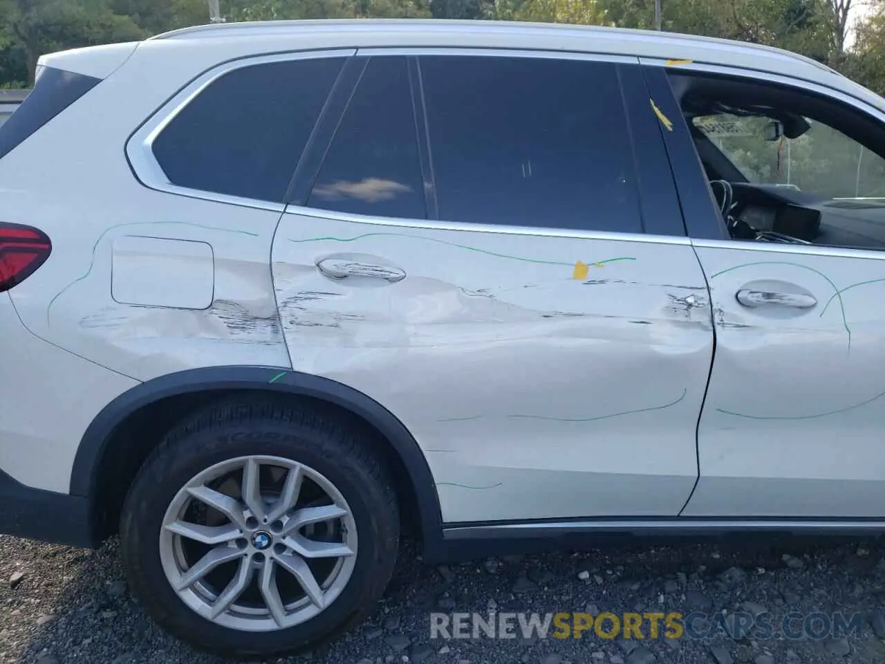 11 Photograph of a damaged car 5UXCR6C58KLL37920 BMW X5 2019