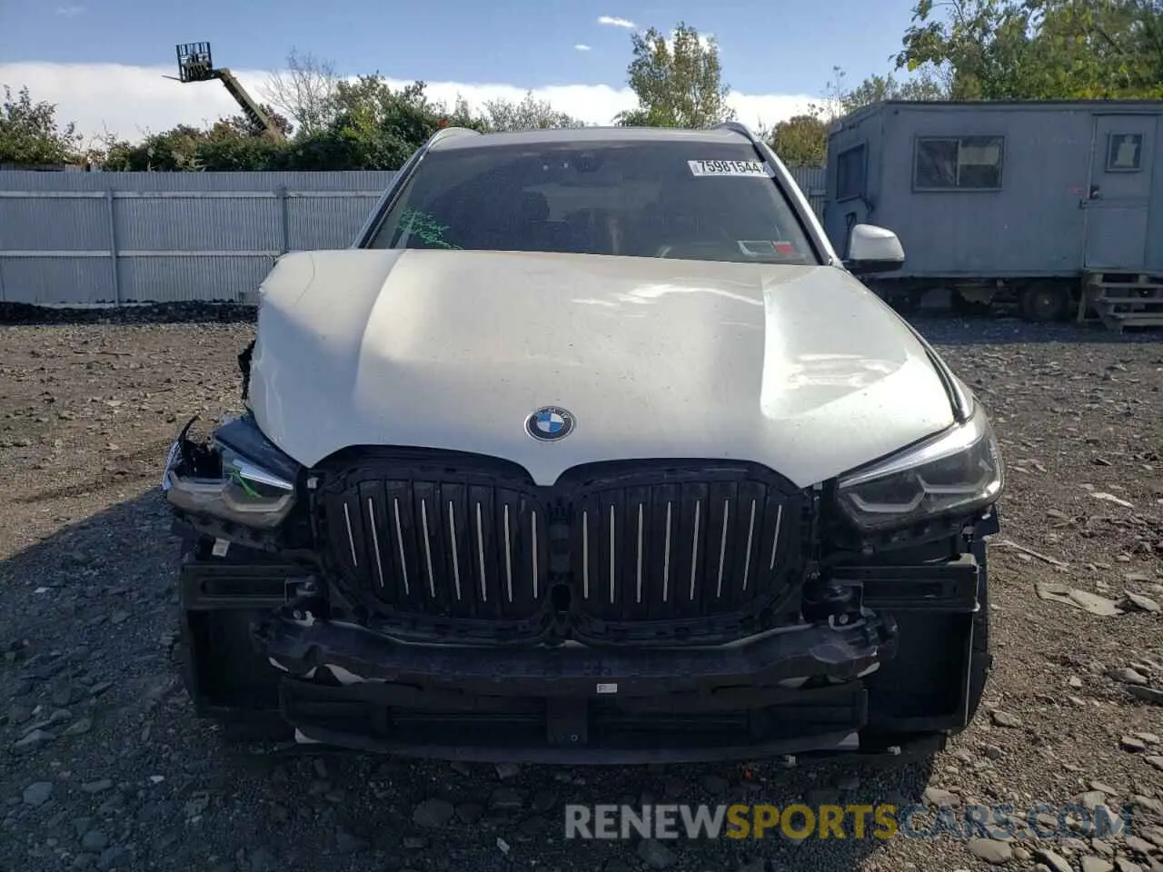 5 Photograph of a damaged car 5UXCR6C58KLL37920 BMW X5 2019