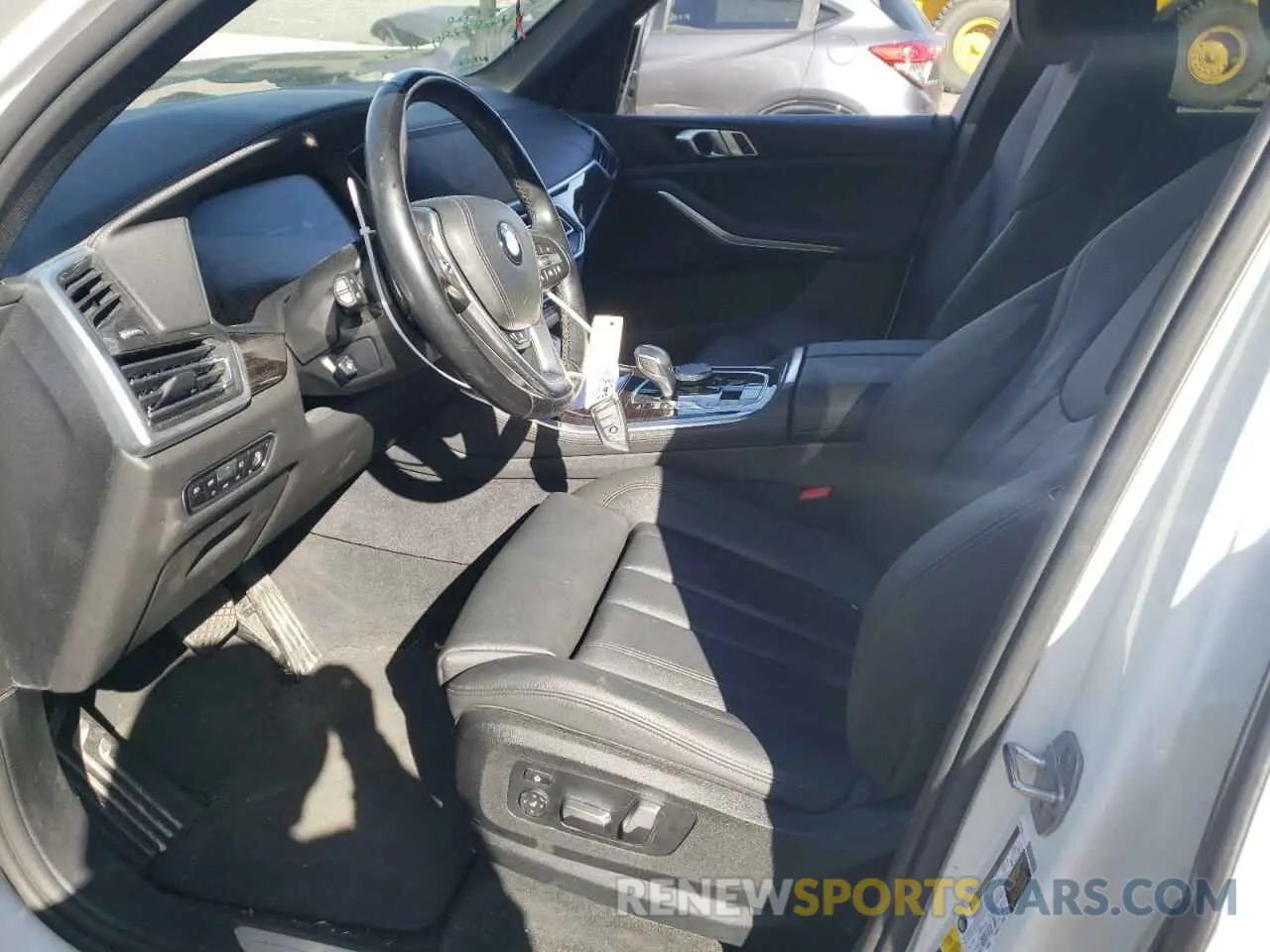 7 Photograph of a damaged car 5UXCR6C58KLL37920 BMW X5 2019