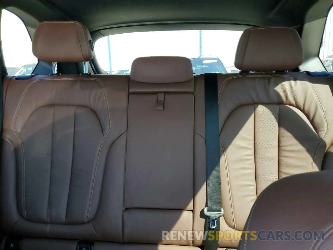 10 Photograph of a damaged car 5UXCR6C59KLK82555 BMW X5 2019