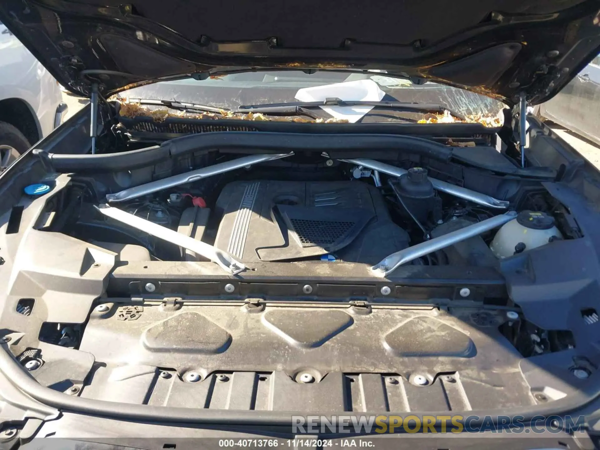 10 Photograph of a damaged car 5UXCR6C59KLK87240 BMW X5 2019
