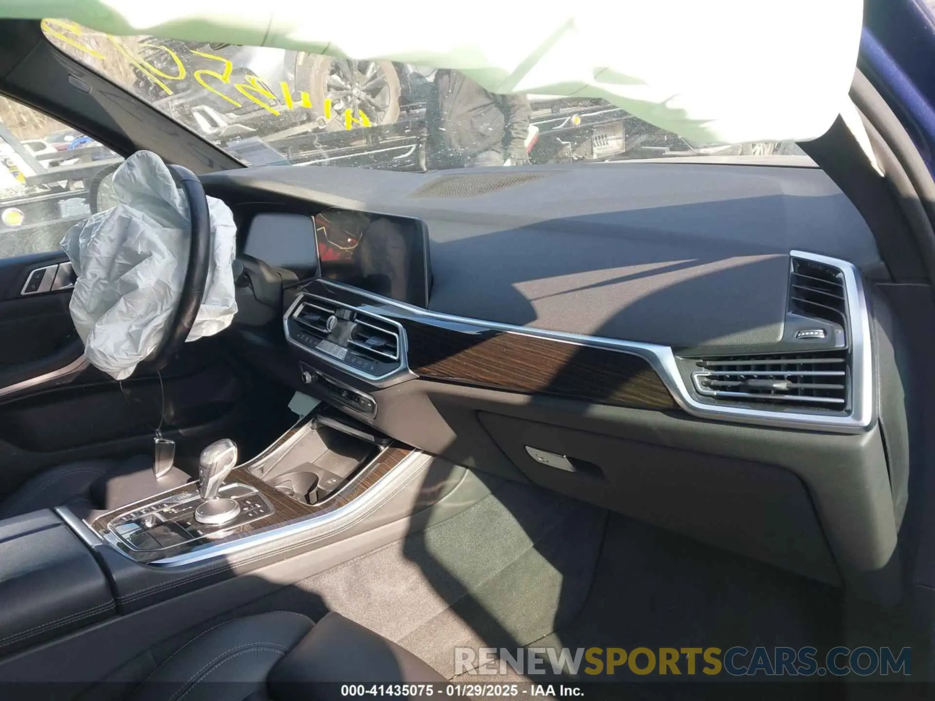 5 Photograph of a damaged car 5UXCR6C59KLL01086 BMW X5 2019