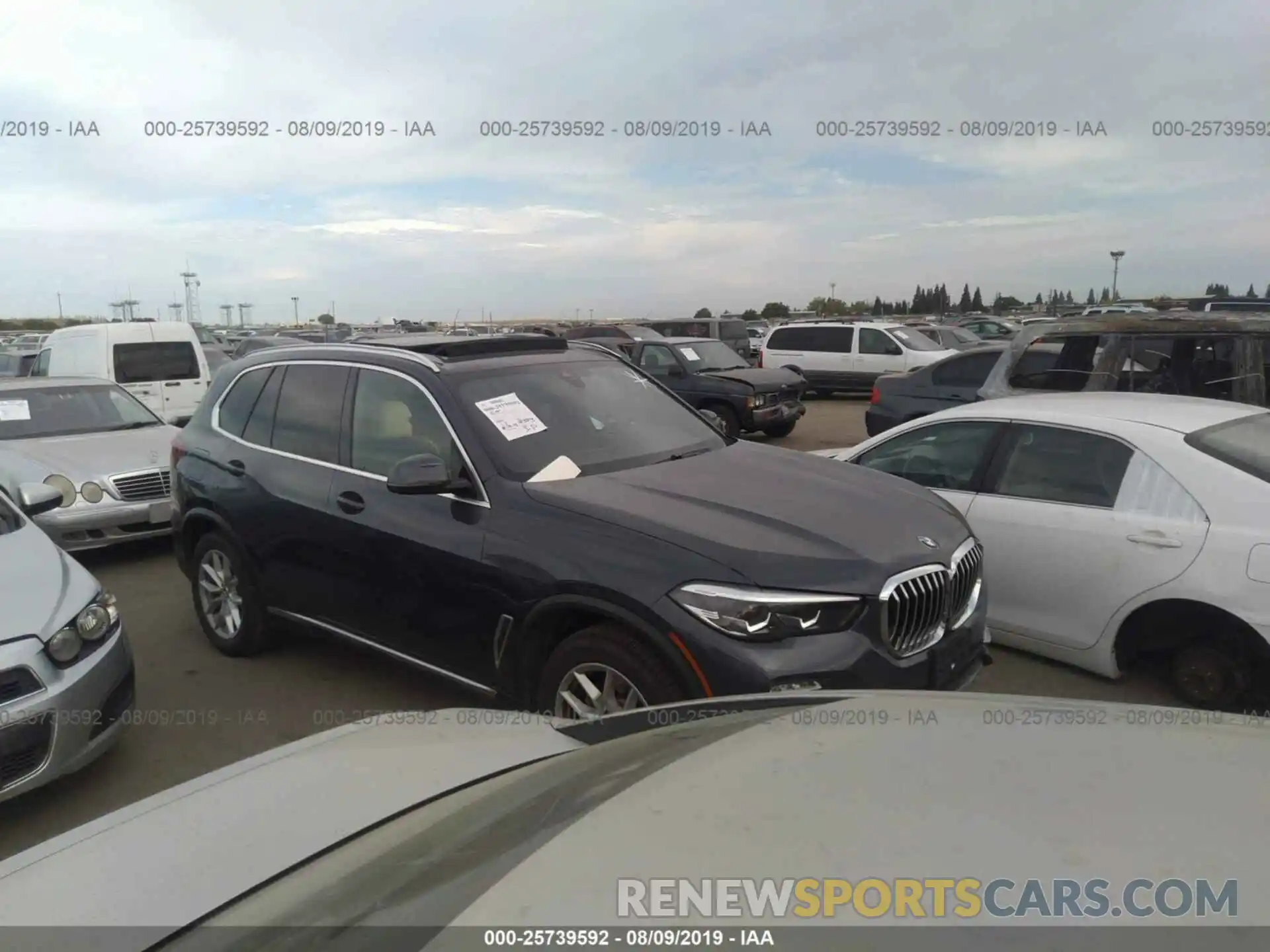 1 Photograph of a damaged car 5UXCR6C59KLL05462 BMW X5 2019