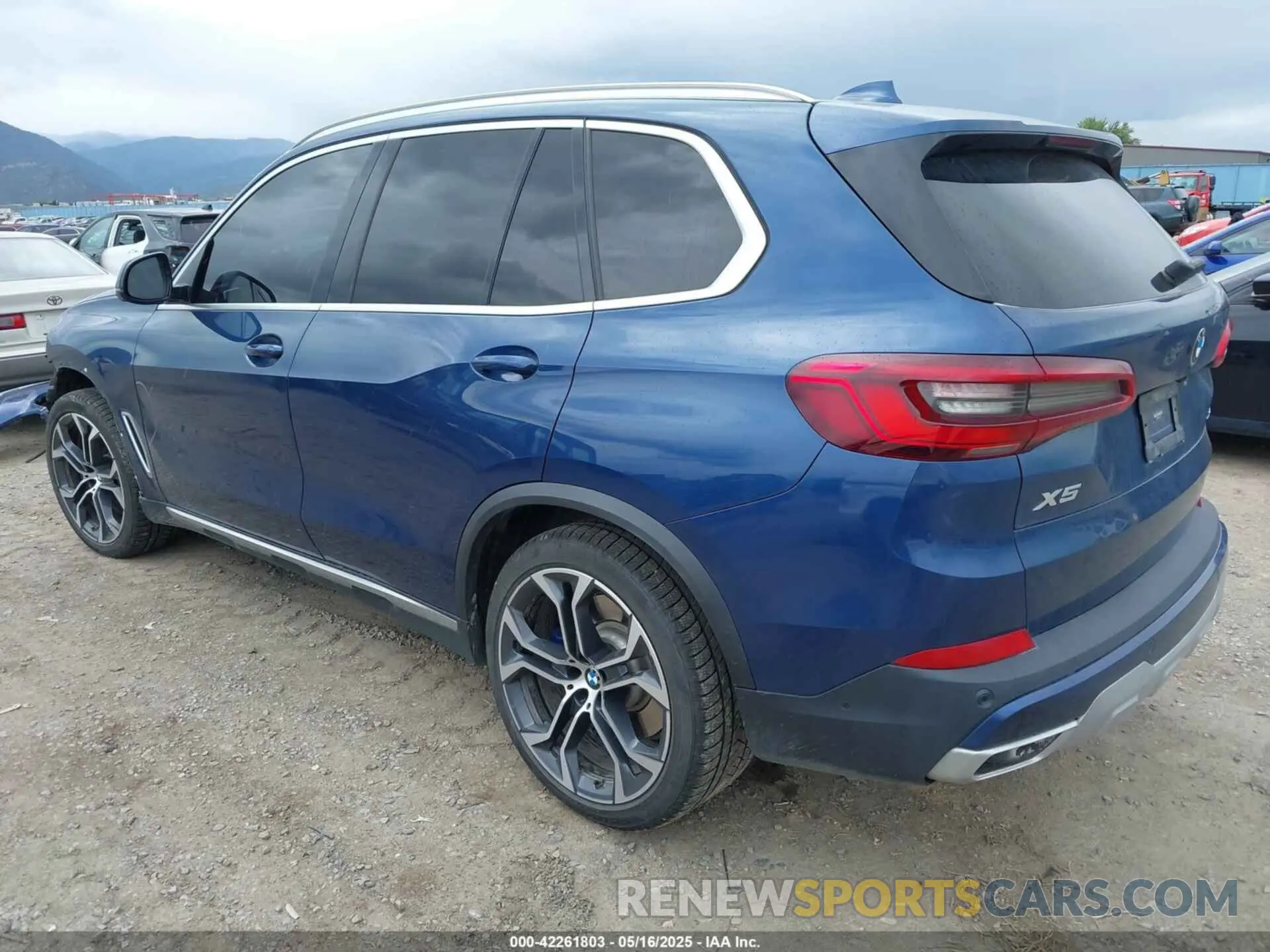 3 Photograph of a damaged car 5UXCR6C59KLL11200 BMW X5 2019
