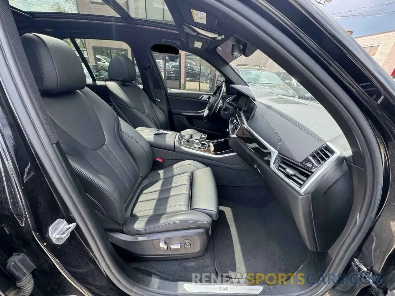 5 Photograph of a damaged car 5UXCR6C59KLL21466 BMW X5 2019