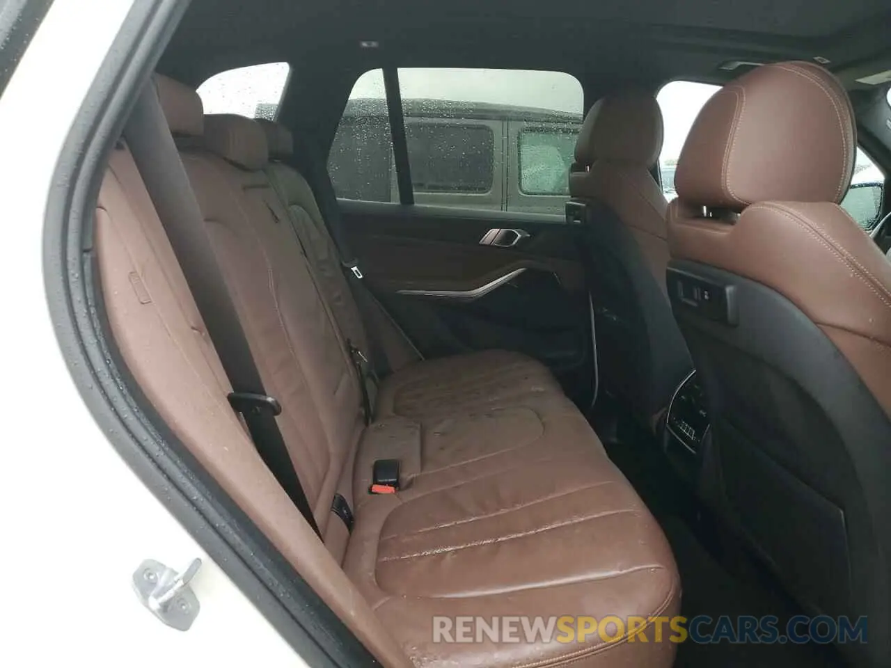 11 Photograph of a damaged car 5UXCR6C59KLL61045 BMW X5 2019