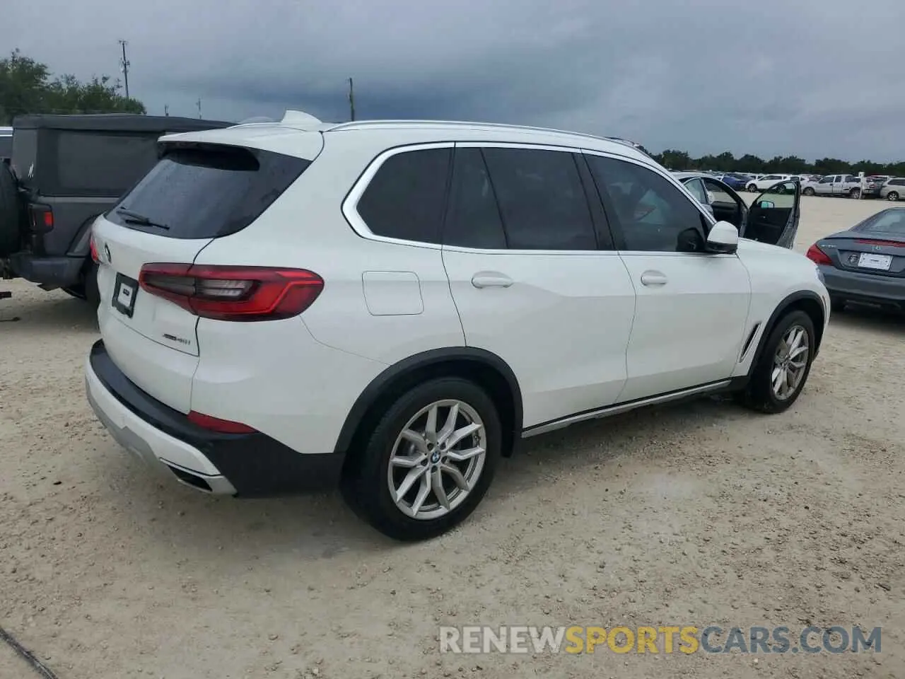 3 Photograph of a damaged car 5UXCR6C59KLL61045 BMW X5 2019