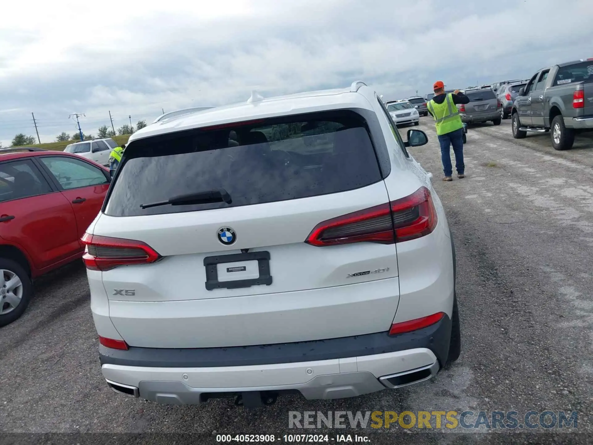 16 Photograph of a damaged car 5UXCR6C59KLL61613 BMW X5 2019