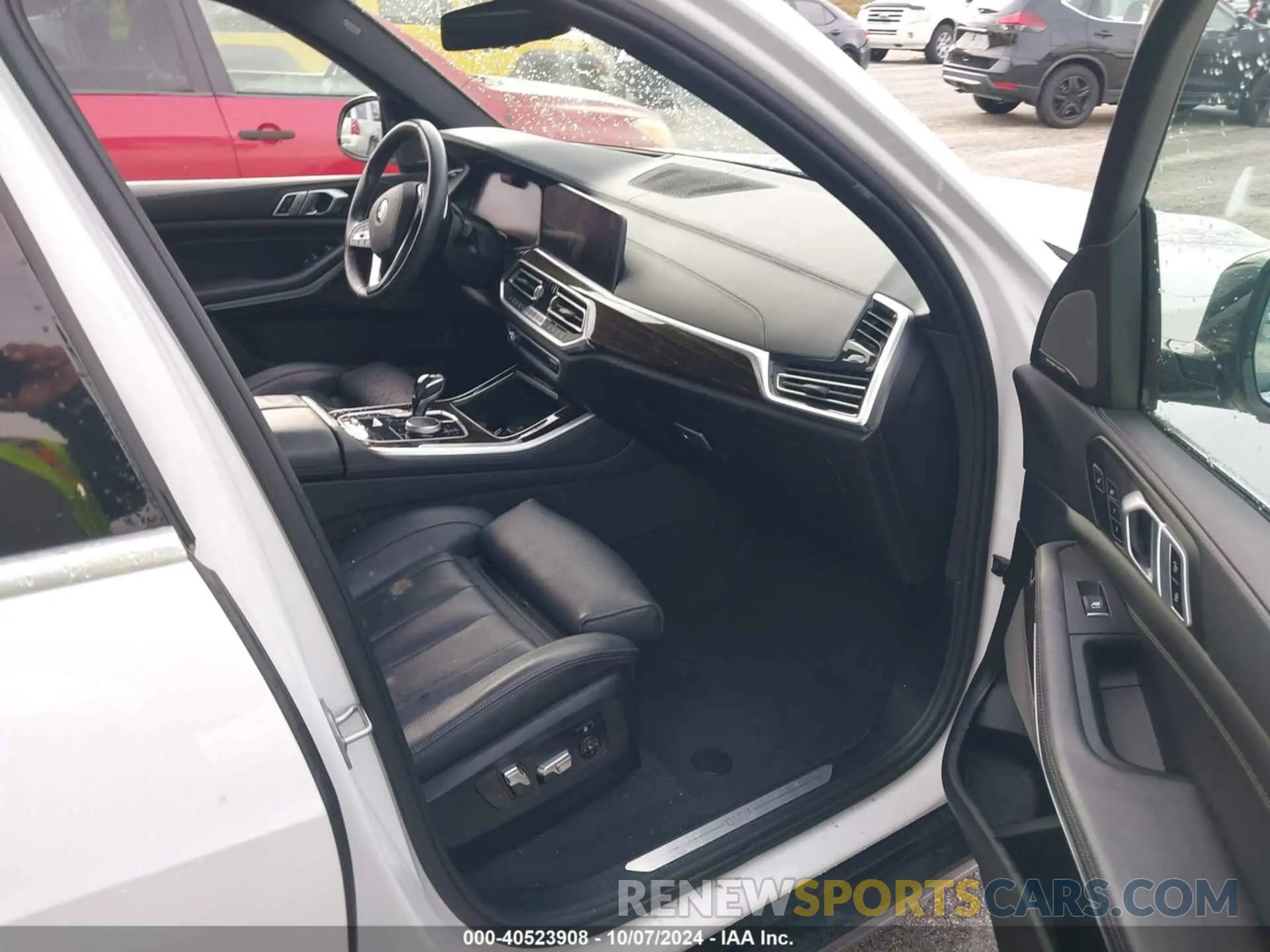 5 Photograph of a damaged car 5UXCR6C59KLL61613 BMW X5 2019