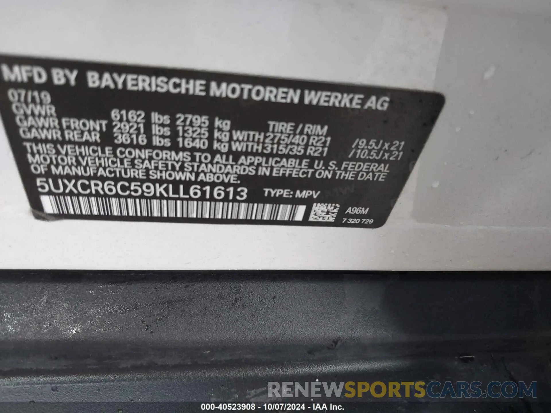 9 Photograph of a damaged car 5UXCR6C59KLL61613 BMW X5 2019