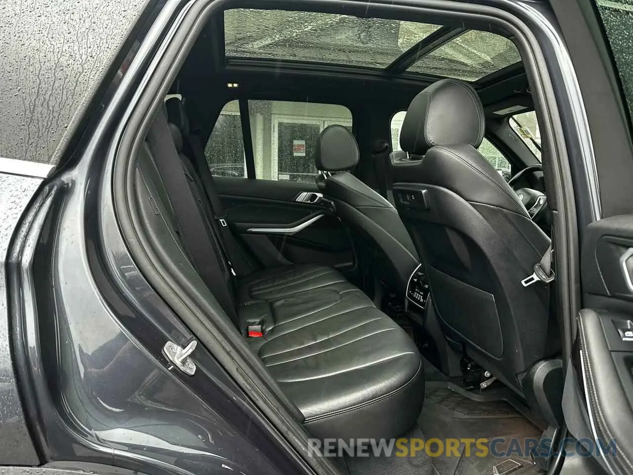 6 Photograph of a damaged car 5UXCR6C5XKLK79728 BMW X5 2019