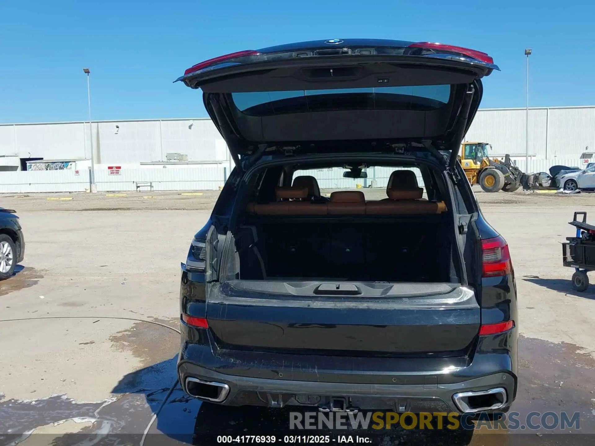 17 Photograph of a damaged car 5UXCR6C5XKLK79812 BMW X5 2019