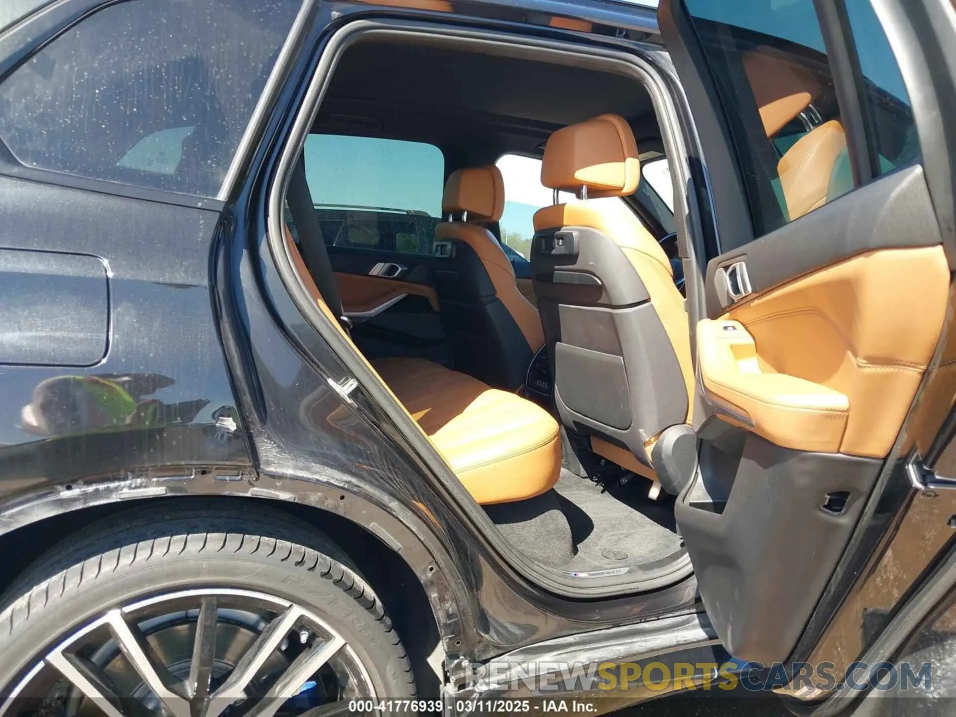 8 Photograph of a damaged car 5UXCR6C5XKLK79812 BMW X5 2019