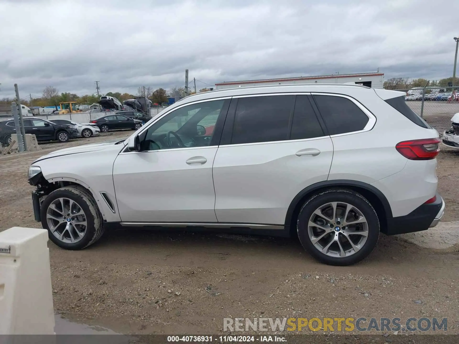 14 Photograph of a damaged car 5UXCR6C5XKLL01386 BMW X5 2019