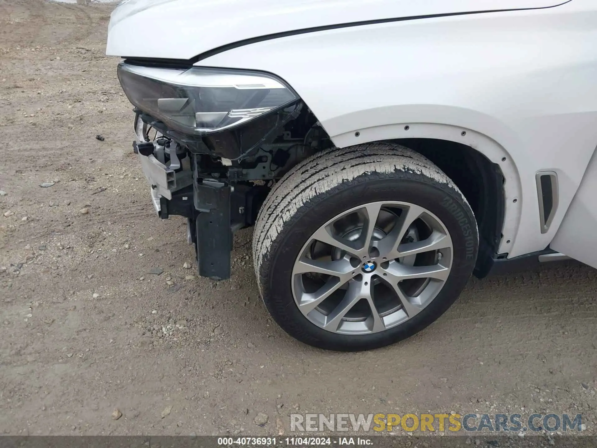 18 Photograph of a damaged car 5UXCR6C5XKLL01386 BMW X5 2019