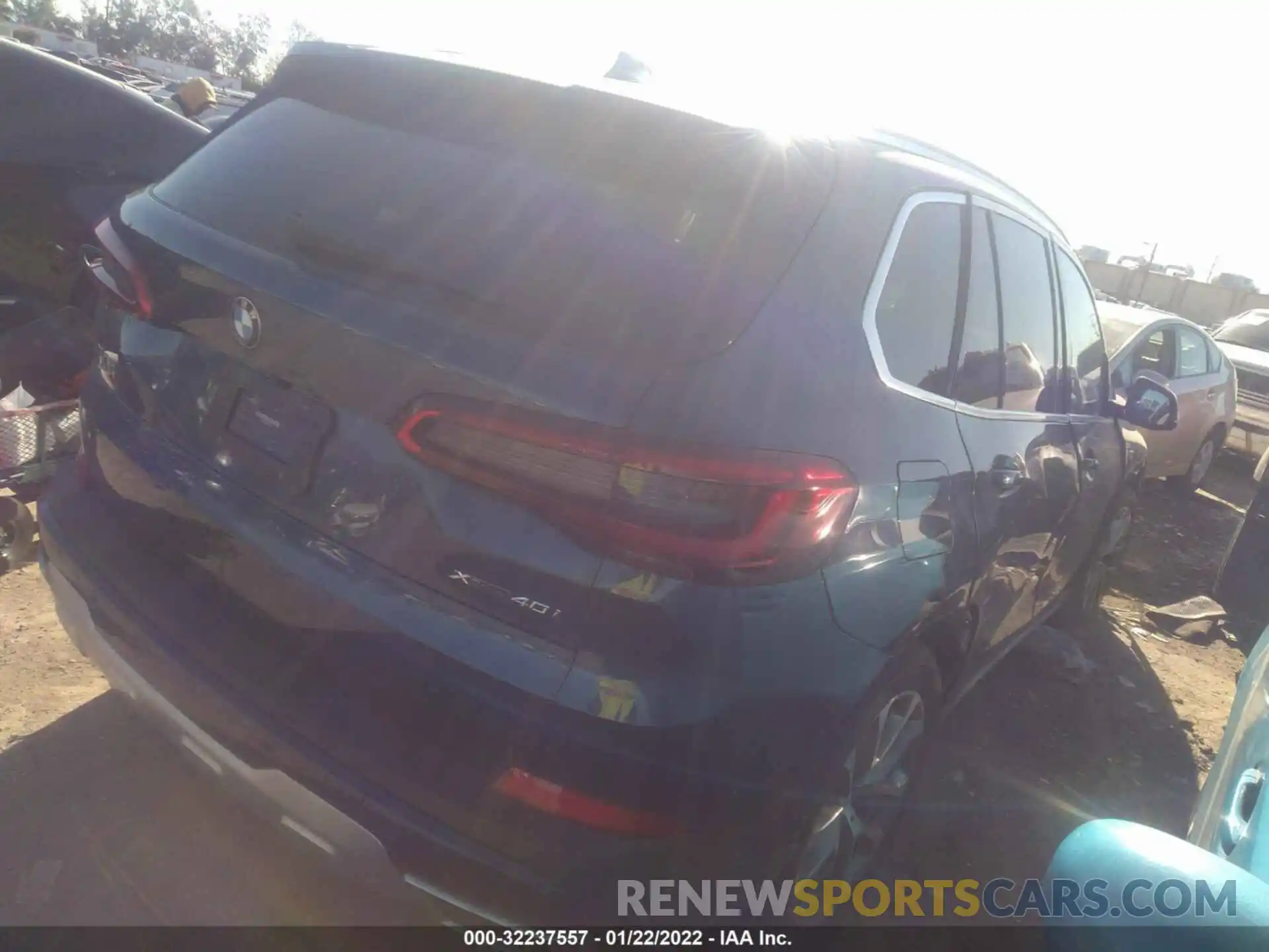 4 Photograph of a damaged car 5UXCR6C5XKLL10332 BMW X5 2019