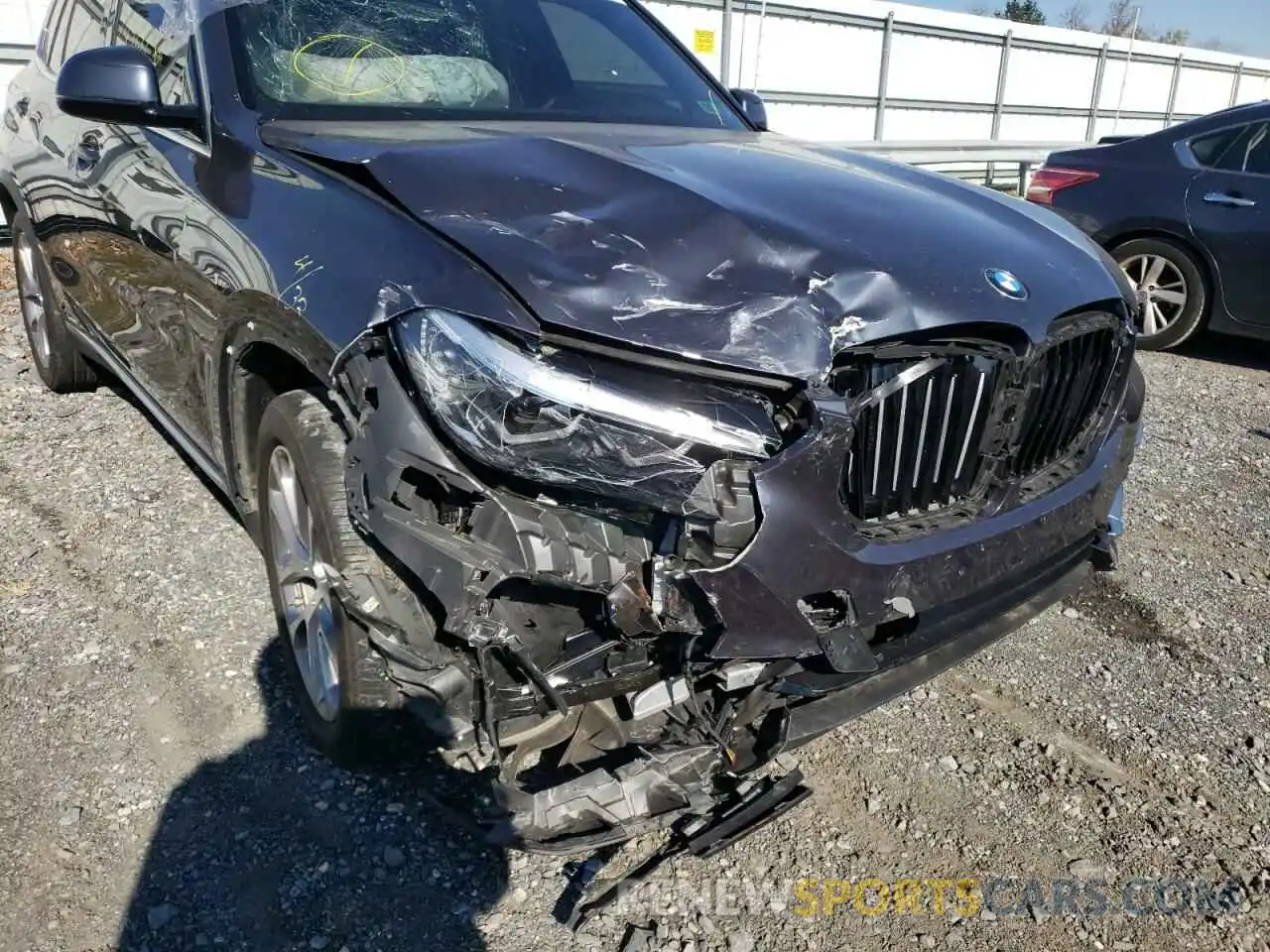 9 Photograph of a damaged car 5UXCR6C5XKLL14820 BMW X5 2019