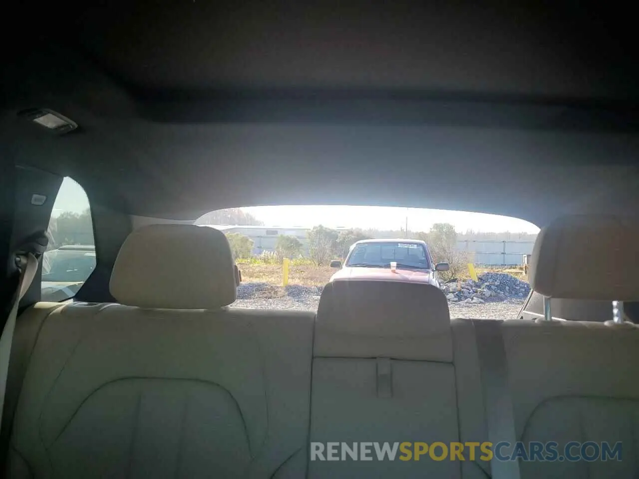 10 Photograph of a damaged car 5UXCR6C5XKLL23338 BMW X5 2019