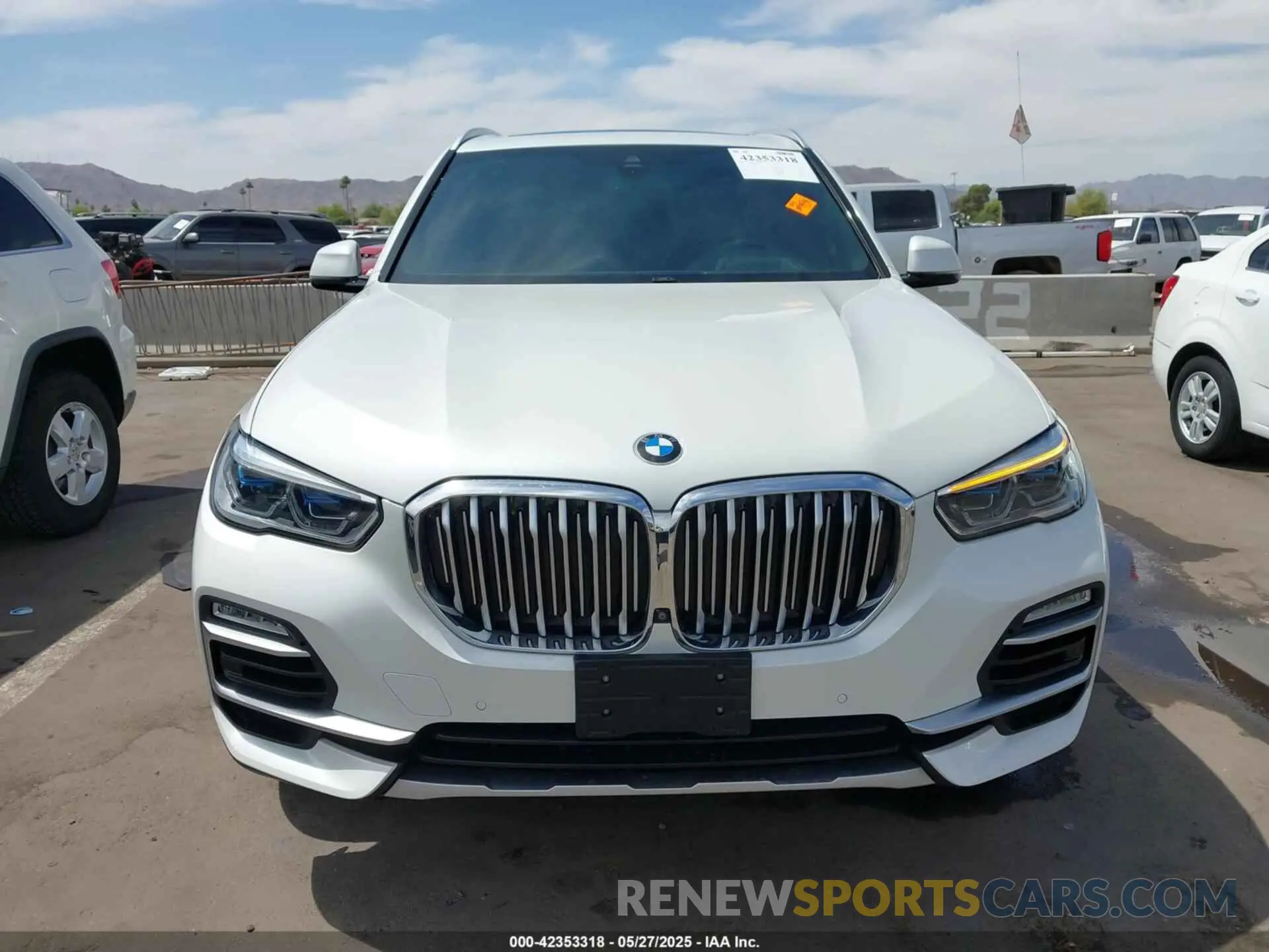 12 Photograph of a damaged car 5UXCR6C5XKLL61555 BMW X5 2019