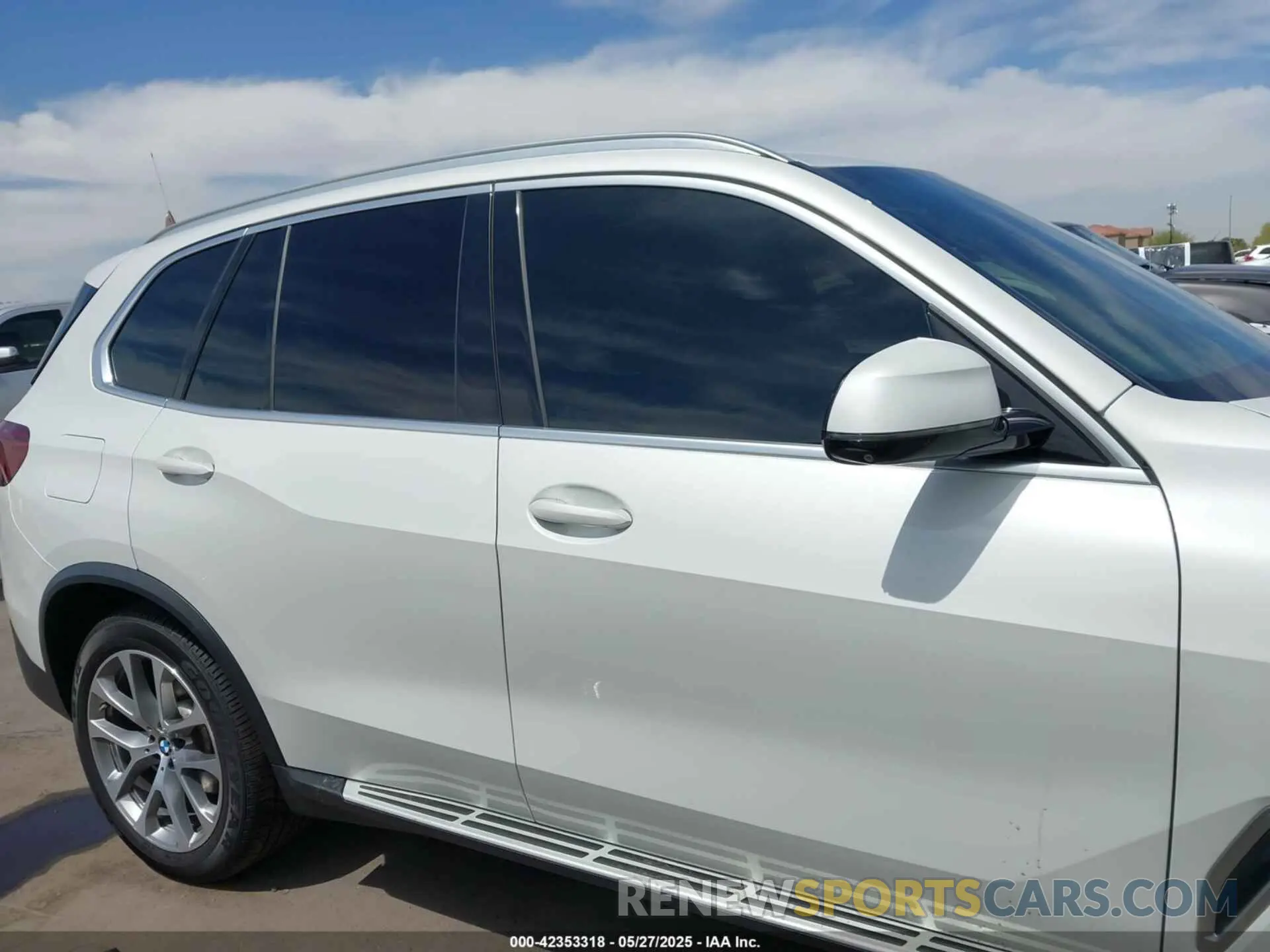 13 Photograph of a damaged car 5UXCR6C5XKLL61555 BMW X5 2019