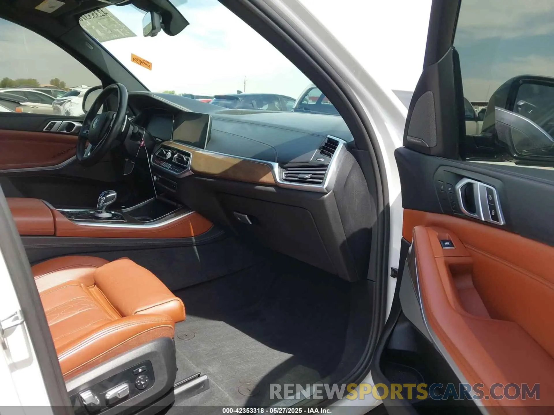 5 Photograph of a damaged car 5UXCR6C5XKLL61555 BMW X5 2019