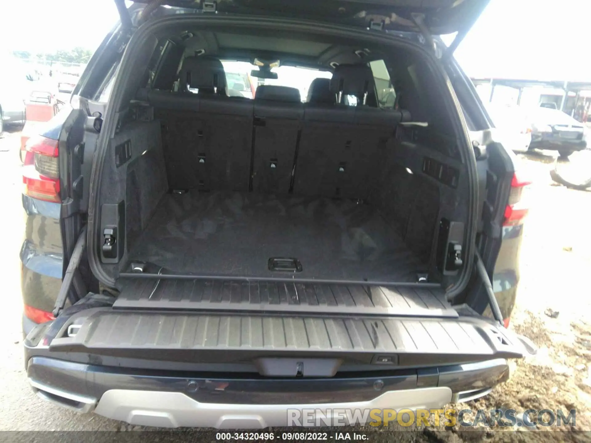 8 Photograph of a damaged car 5UXCR6C5XKLL65041 BMW X5 2019
