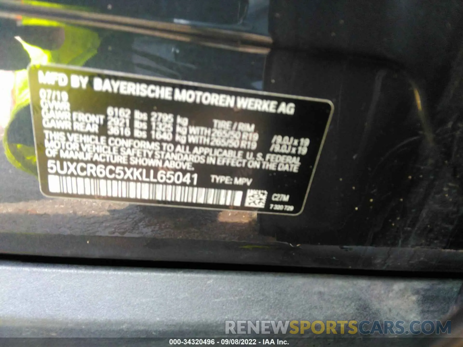 9 Photograph of a damaged car 5UXCR6C5XKLL65041 BMW X5 2019