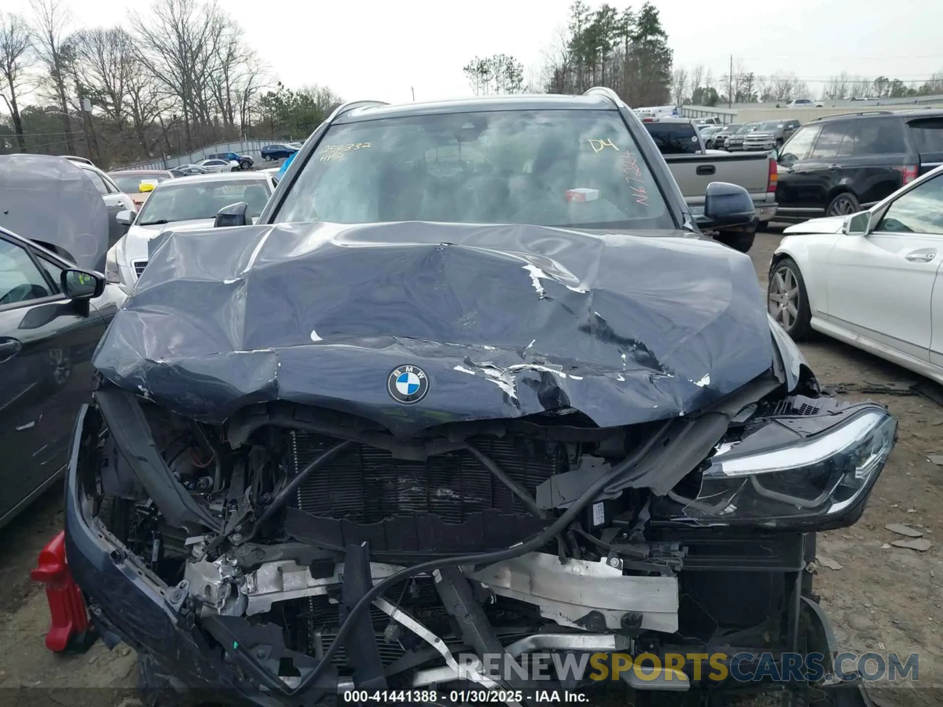 12 Photograph of a damaged car 5UXJU2C50KLN67224 BMW X5 2019